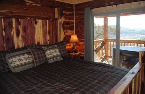 Eureka Springs Cabin | Can-U-Canoe 109 The Trout House Mountain Top Cabin