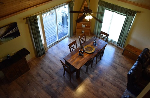 Eureka Springs House | Can-U-Canoe Riverview Eagles Roost