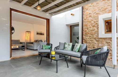 Pilar de la Mola House | Can Xumeu Ferrer