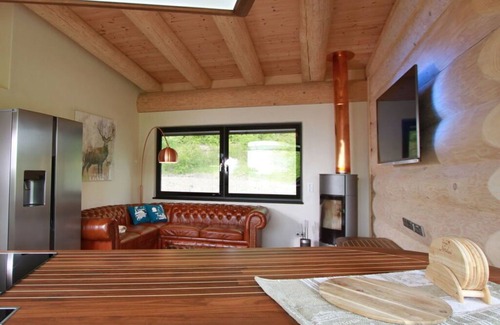 Muritz House | Canadian Log Cabin Comfortable holiday residence