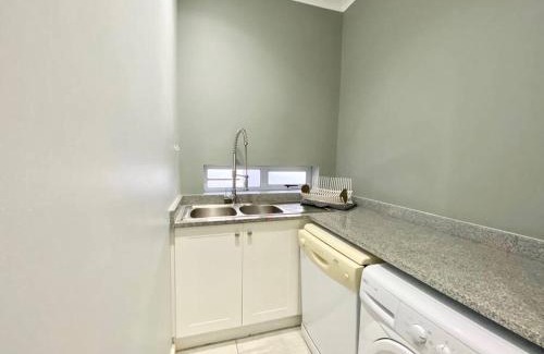 Marina Martinique Apartment | Canal 04