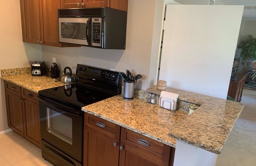 Royal Harbor Condo | Canal Front 1 bdrm 1 bath in Beautiful Downtown Naples