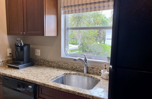 Royal Harbor Condo | Canal Front 1 bdrm 1 bath in Beautiful Downtown Naples