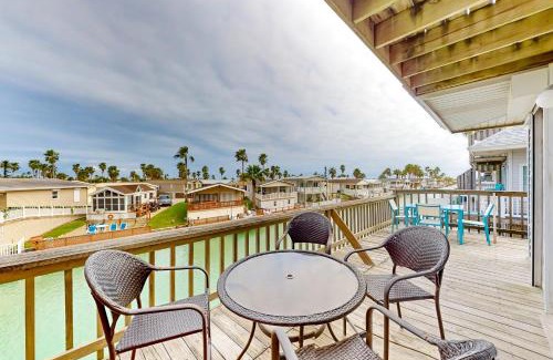 Port Isabel House | Canal-Front Extravaganza