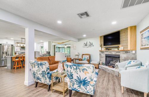Crystal River House | Canal-Front Outdoor Oasis Home in Crystal Water