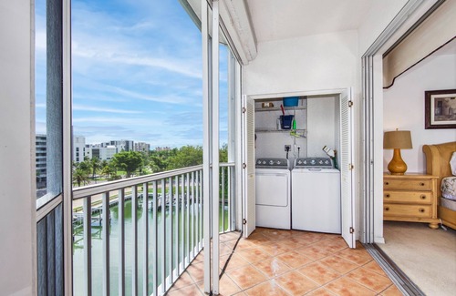 South Island Condo | ⛱️Canal Front Penthouse | Awesome Amenities | Casa Marina III 742⛱️