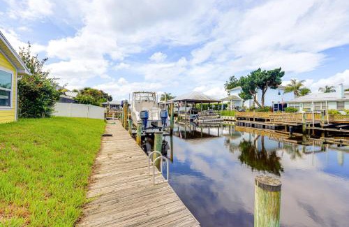 Isle of Palms House | Canal-Front Retreat 4 Mi to Jacksonville Beach!