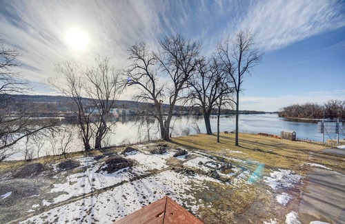 Village of Waterford Apartment | Canal-Front Waterford Apartment on Hudson River
