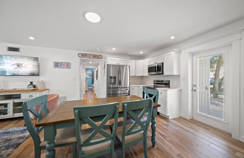 Siesta Key Village Apartment | Canal Lower-Gorgeous 3 bed 3 bath near SK Village