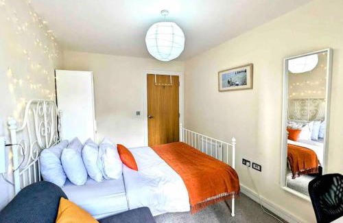 Bromley South House | Canal Room