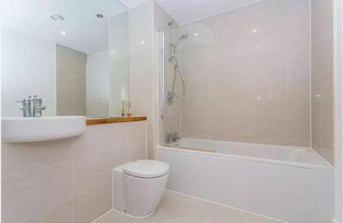 Bromley South House | Canal Room