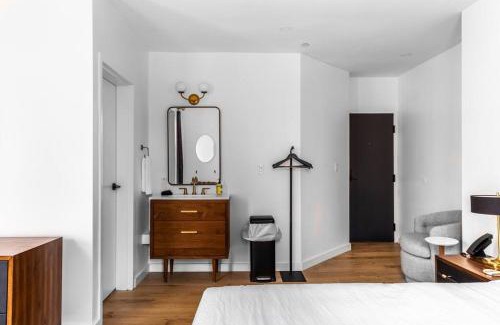 Bangor Apartment | Canal View, DTWN Bangor, Steps to great Restaurants, Room # 210