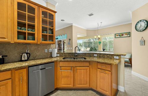 Palm Harbor Villa | Canal Waterfront Home with Private Pool