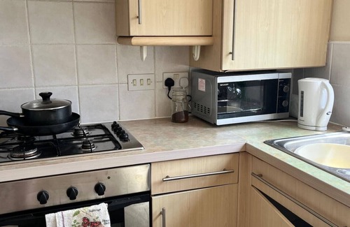 Ilminster Apartment | Canal Way- Cozy 3-Bed House