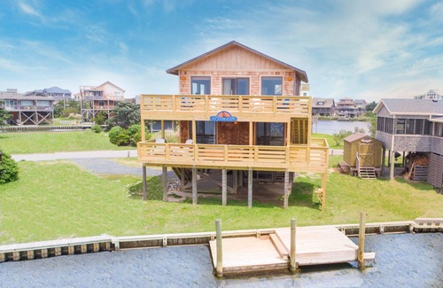 Avon House | Canalfront Dog Friendly w/Hot Tub, Boat Dock, Easy Windsports Access, Kayaks