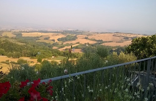 Canalicchio Apartment | Canalicchio: Apartment within farmhouse and terrace with Jacuzzi for 4 persons
