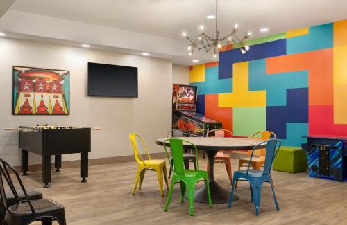 Airdrie Hotel | Canalta Airdrie