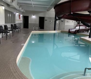 Airdrie Hotel | Canalta Airdrie