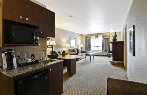 Camrose Hotel | Canalta Camrose