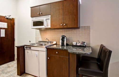 Camrose Hotel | Canalta Camrose