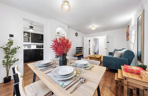 Island Gardens Apartment | Canary Wharf+ 2Bed + Free parking+ Smart TV