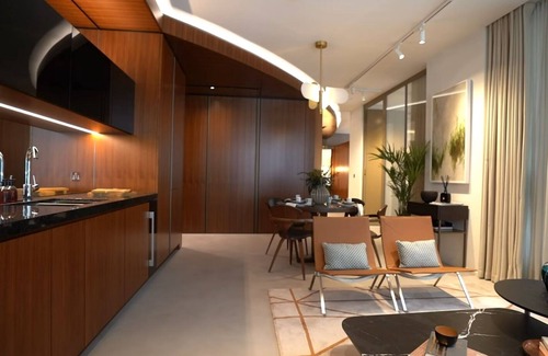 Canary Wharf Apartment | Canary Wharf Spacious Luxury Apartment