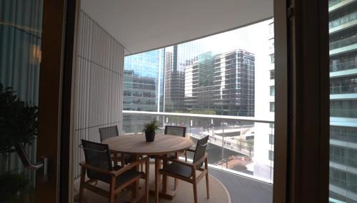 Canary Wharf Apartment | Canary Wharf Spacious Luxury Apartment