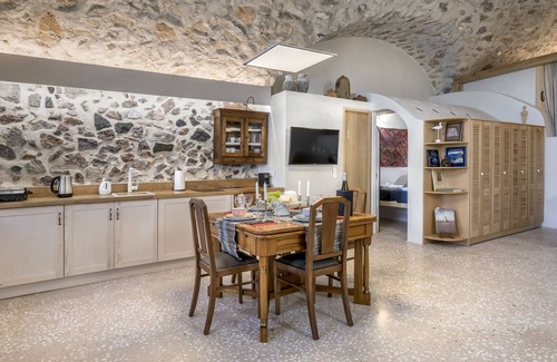 Emporio Villa | Canava Villas~Winery Estate @Medieval Village Santorini