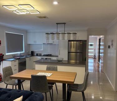 Moncrieff House | Canberra 3 bedroom quiet home to remember