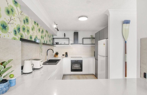 Kings Beach Apartment | Canberra Heights Unit 2, 35 Canberra Tce Kings Beach