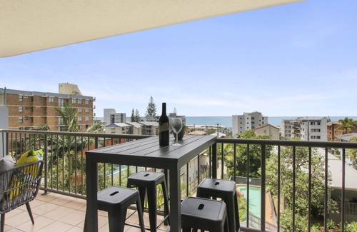 Kings Beach Apartment | Canberra Heights Unit 2, 35 Canberra Tce Kings Beach