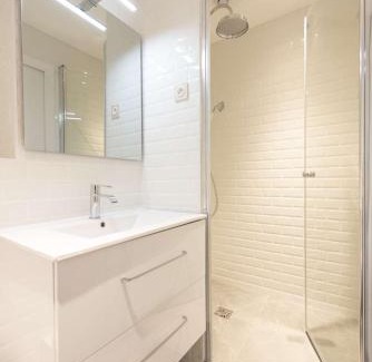 Vivienne Apartment | Candide