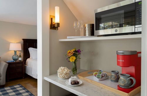 Brewster Bed & Breakfast | Candleberry Inn on Cape Cod