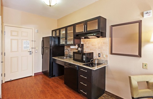 Amarillo Hotel | Candlewood Suites Amarillo-Western Crossing by IHG