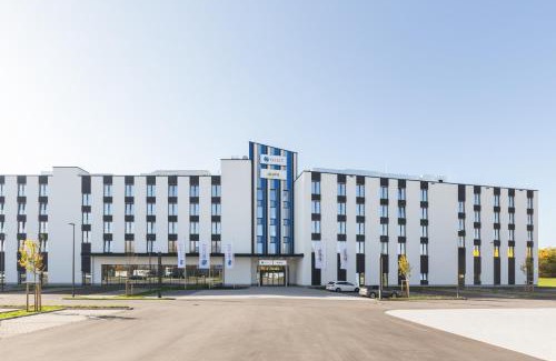 Neusaess Apartment | Candlewood Suites Augsburg
