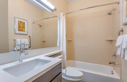 Bethlehem Hotel | Candlewood Suites Bethlehem South by IHG