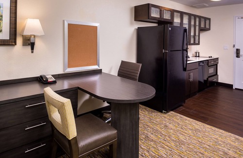 Carlsbad Hotel | Candlewood Suites Carlsbad South by IHG