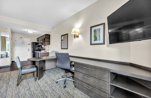 Dumfries Hotel | Candlewood Suites Dumfries - Quantico by IHG