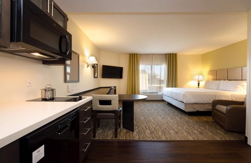 Dumfries Hotel | Candlewood Suites Dumfries - Quantico by IHG