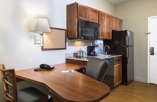 Macon Hotel | Candlewood Suites Macon by IHG