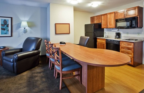 Macon Hotel | Candlewood Suites Macon by IHG