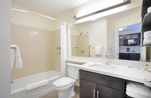 Manhattan Hotel | Candlewood Suites Manhattan by IHG
