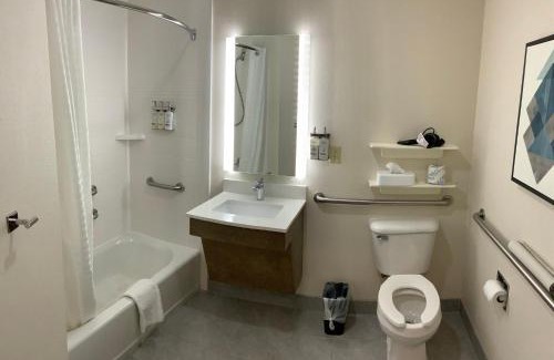 Moore Hotel | Candlewood Suites Oklahoma City-Moore by IHG