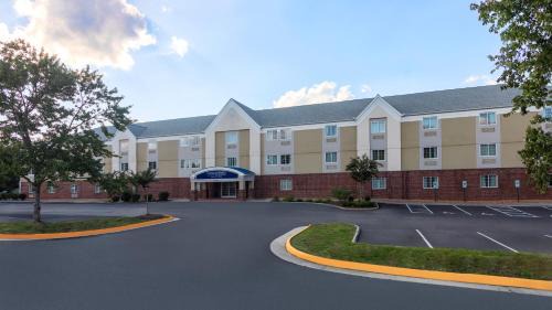 Bermuda Hotel | Candlewood Suites Colonial Heights - Fort Lee by IHG
