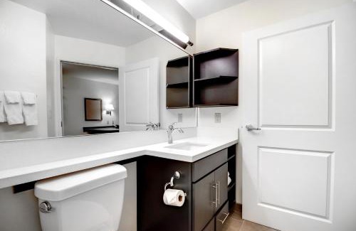 Waco Hotel | Candlewood Suites Waco by IHG