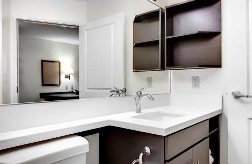 Waco Hotel | Candlewood Suites Waco by IHG
