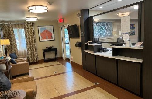Herndon Hotel | Candlewood Suites Washington-Dulles Herndon by IHG