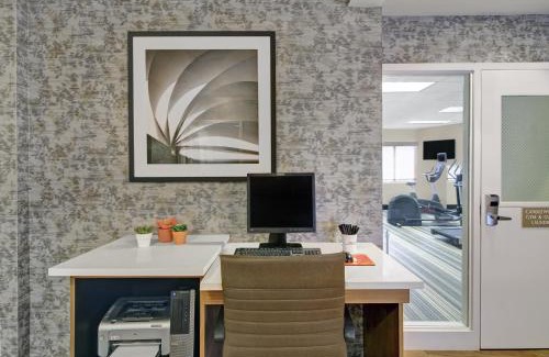 Winchester Hotel | Candlewood Suites Winchester by IHG