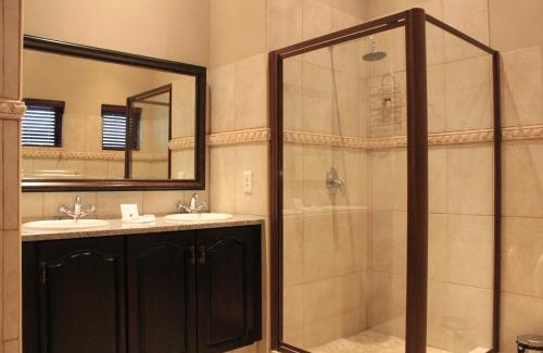 Centurion House | Candlewoods Guesthouse