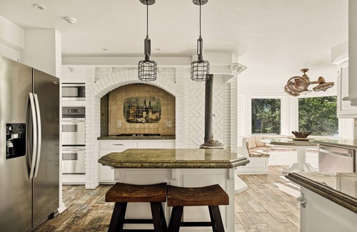 Lake Arrowhead House | Candyland Estate,Guest house,Indoor Spa, Sauna and Dock for Swimming and Fishing